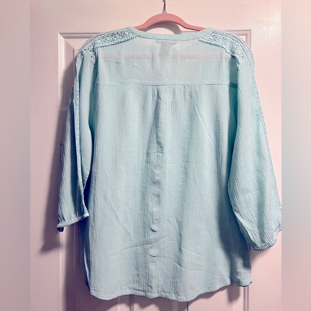 NWT- Preswick & Moore v- neck long sleeve in size XXL. - Picture 2 of 5